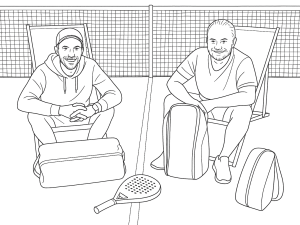 Padel-laukku auki: maila, juomapullo, välipalat, pyyhe, varavaatteet ja suihkusandaalit näkyvissä